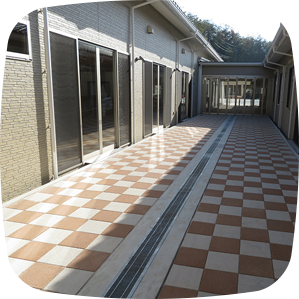 日光浴に最適な中庭